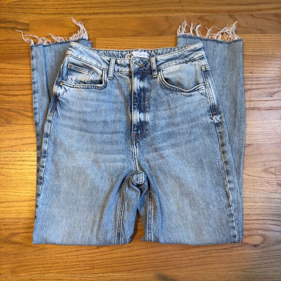 Zara Raw Hem Jeans Light Wash Blue High Waisted Straight Leg Size 6 - Picture 2 of 8
